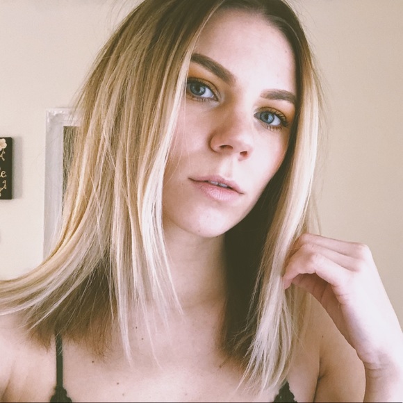 Meet your Posher, Macey - Picture 1 of 1